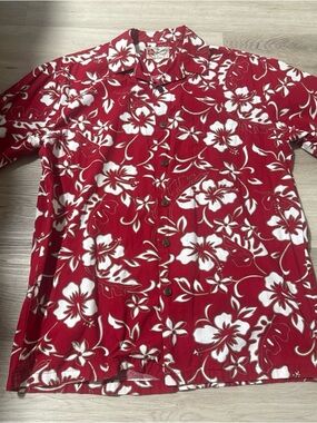 Vintage Hilo Hattie Hawaiian Shirt Men’s M Short Sleeve Classic Red Floral Print
